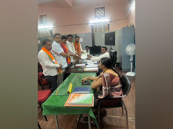 Karnataka polls: Sapthagiri Gowda files nomination as BJP candidate from Gandhinagar seat 