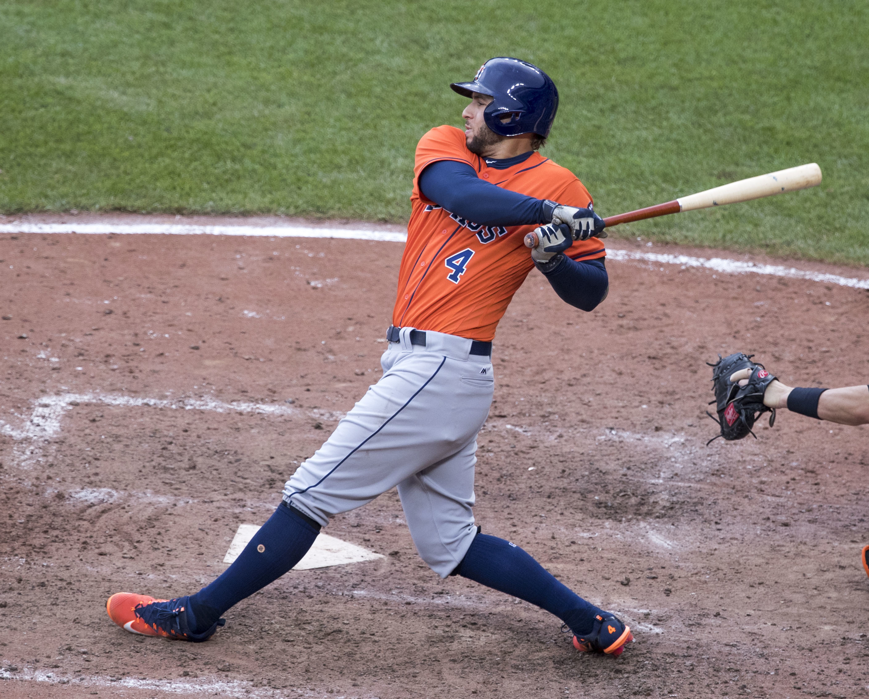 Springer's 10th-inning homer hauls Astros past Brewers