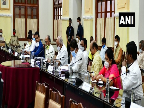 Karnataka CM holds meeting to discuss guidelines regarding COVID-19 lockdown