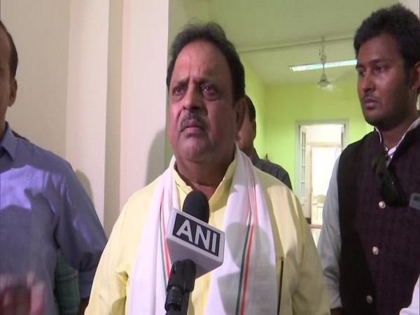 Congress' Raghu Sharma accuses Hardik Patel of opportunism, being in touch with BJP