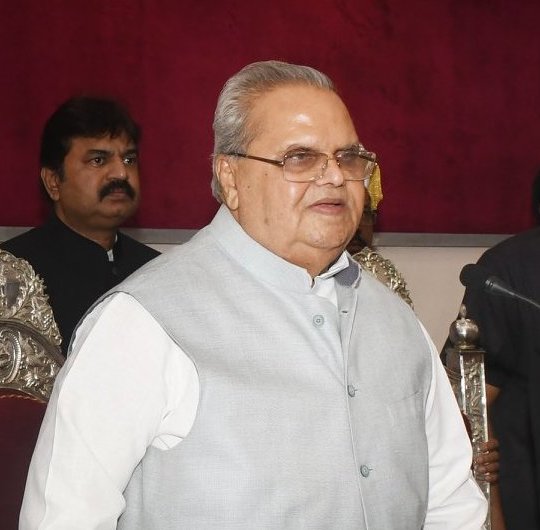Govt should work to withdraw cases against farmers, give MSP legal framework: Satya Pal Malik