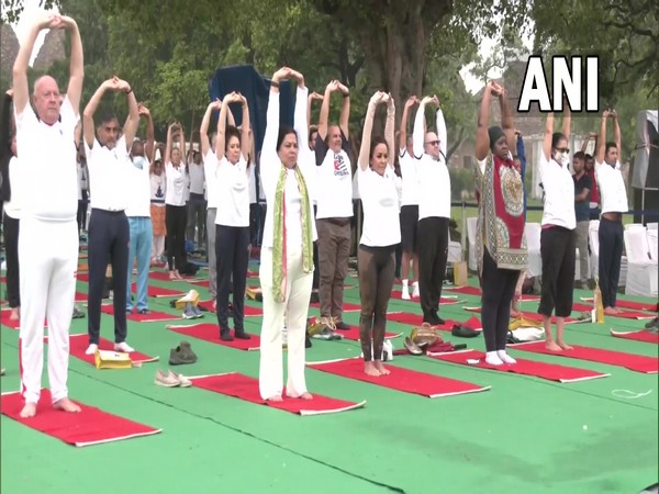 Delhi: Union Ministers Meenakashi Lekhi, Arjun Ram Meghwal perform 'asanas' ahead of International Yoga Day