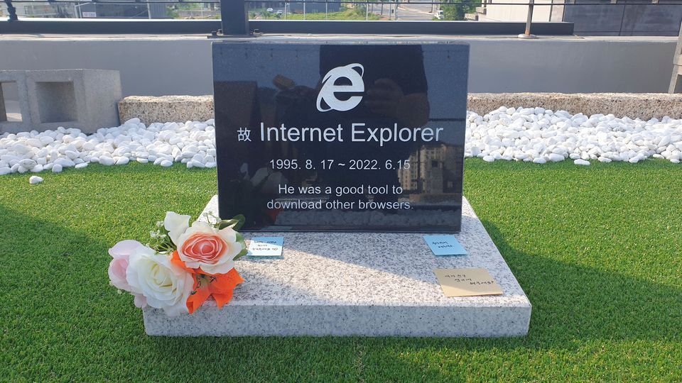 Odd News Roundup: Internet Explorer gravestone goes viral in South Korea
