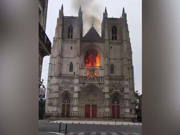 France: Fire destroys centuries-old organ at Nantes cathedral