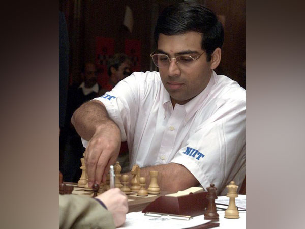 No-Castling Chess: Viswanthan Anand defeats Kramnik