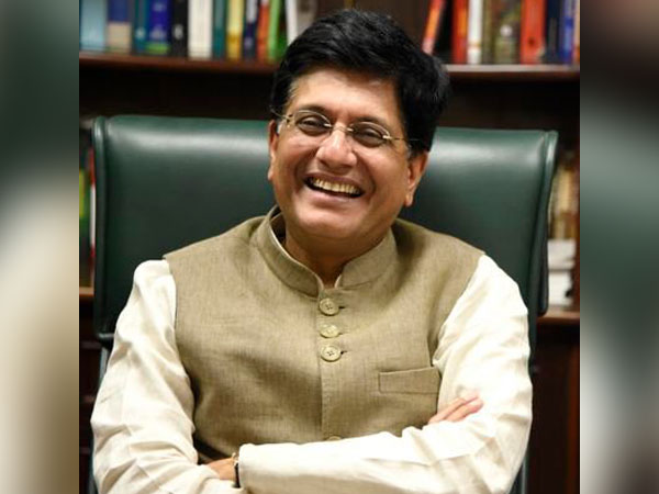 Piyush Goyal confers Top Indian Academic Institution for Patents and Commercialization award to Amity University