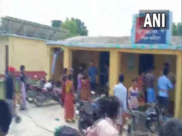 Villagers attack police station in Bihar over custodial death of man, several cops injured 