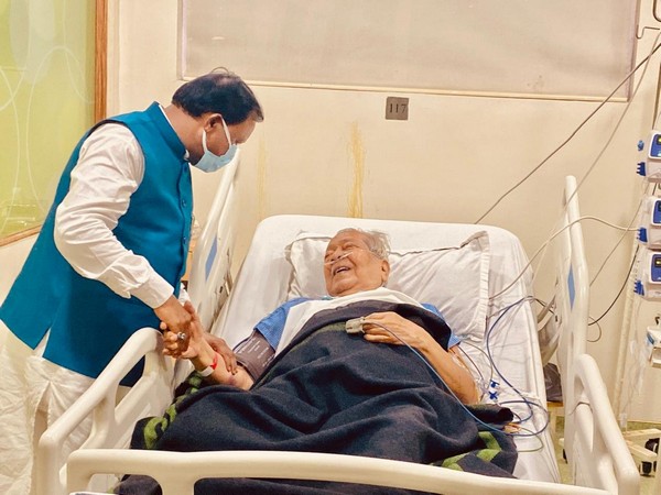 Odisha CM Visits Ailing Ex-Governor Harichandan in Hospital