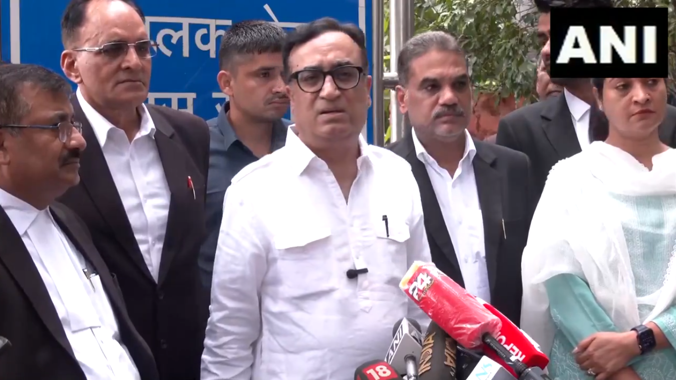 Congress’ Ajay Maken Lodges FIR Against BJP Leaders Over Rahul Gandhi Threats