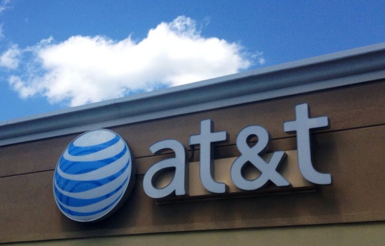 UPDATE 1-Appeals court to hear U.S. Justice Dept objection to AT&T deal on Dec. 6