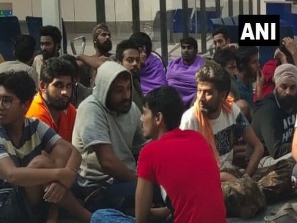 More than 325 Indians deported by Mexico arrive in New Delhi