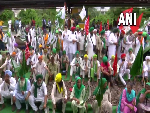 Farmers block train traffic in Punjab, Haryana as part of 'rail roko' stir over Lakhimpur incident