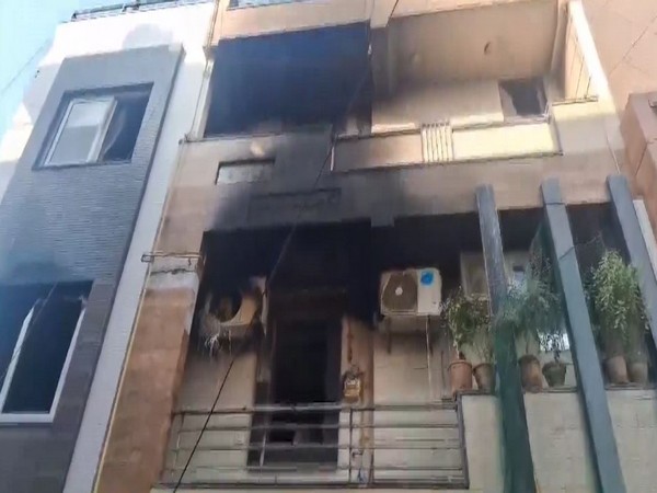 Tragic Fire in Delhi Claims Two Lives, Injures Four