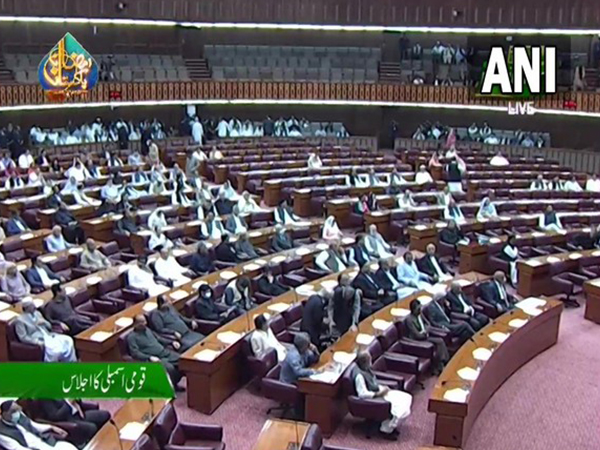 Political Tensions Flare: Coercive Tactics Accusations Rock Pakistani Parliament