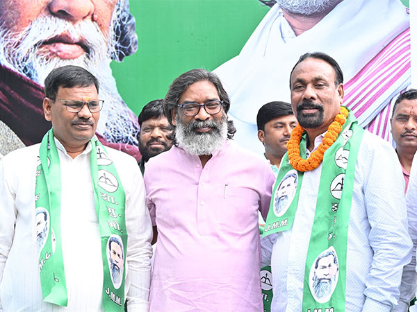 Political Shifts in Jharkhand as Former MLAs Join JMM Ahead of Elections