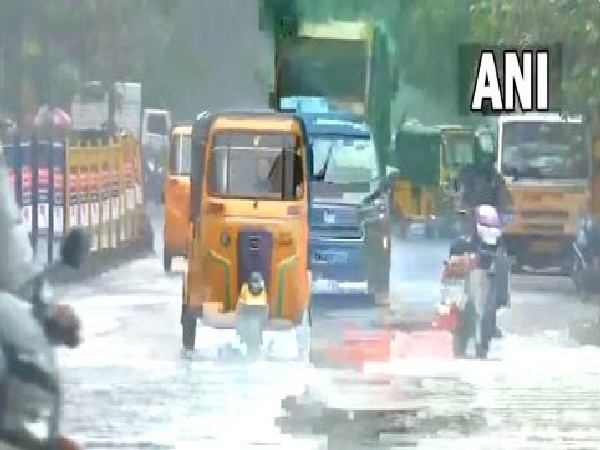 IMD issues red alert, heavy rainfall in Chennai