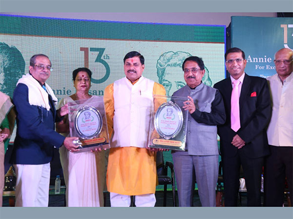 Annie Besant Award for Excellence in Education 2022 Awarded to Ar. Achal Choudhary & Dr Ashutosh Mishra
