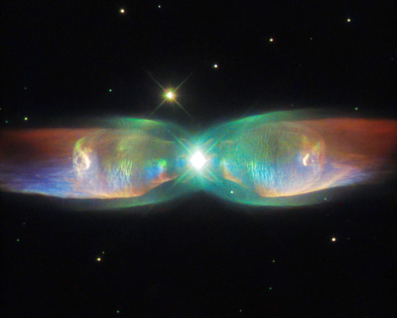 Hubble snaps cosmic butterfly 4000 light years away from Earth