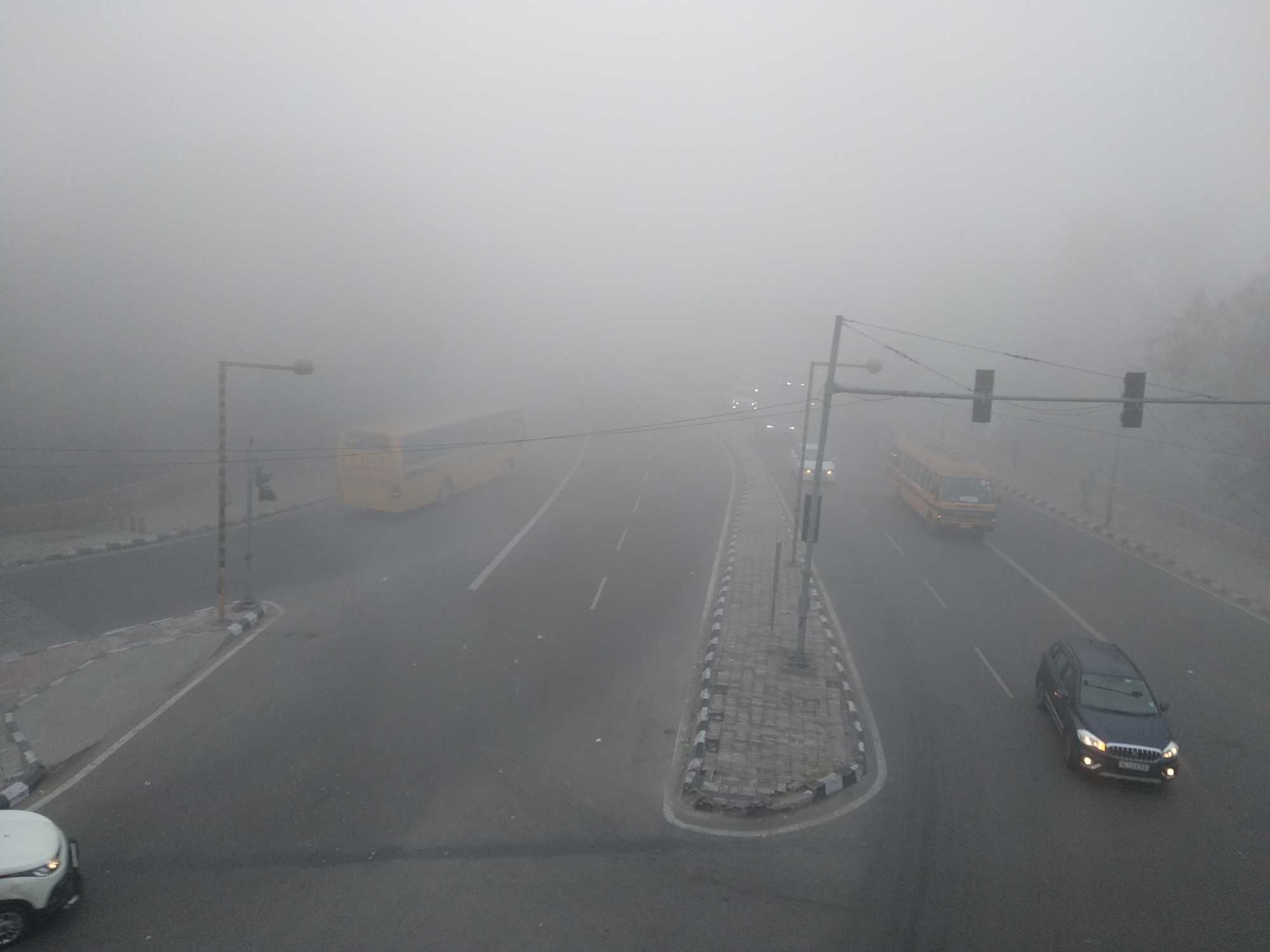 Smog tightens grip on Delhi-NCR