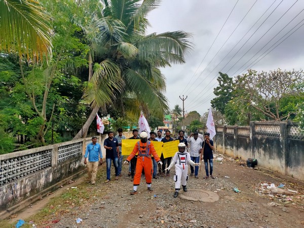 Puducherry: Residents perform astronaut moonwalk to highlight road's poor condition