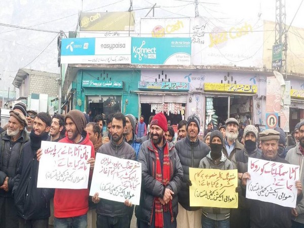 People in Gilgit-Baltistan protest against Imran Khan led govt over black marketing, food shortages