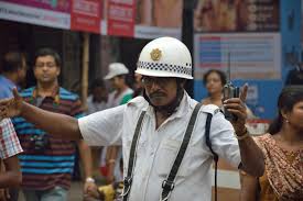 Kolkata Police to reimpose "No Helmet no petrol" rule from Dec 8