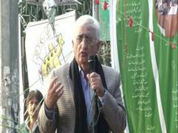 Salman Khurshid takes part in anti-CAA protest at Jamia