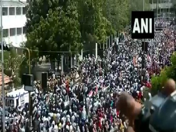 Thousands of protestors march in Chennai against CAA, sing national anthem 
