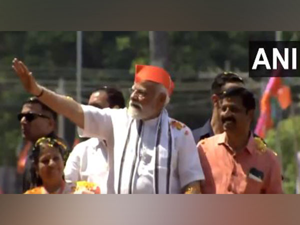 Kerala: Prime Minister Modi holds roadshow in Palakkad