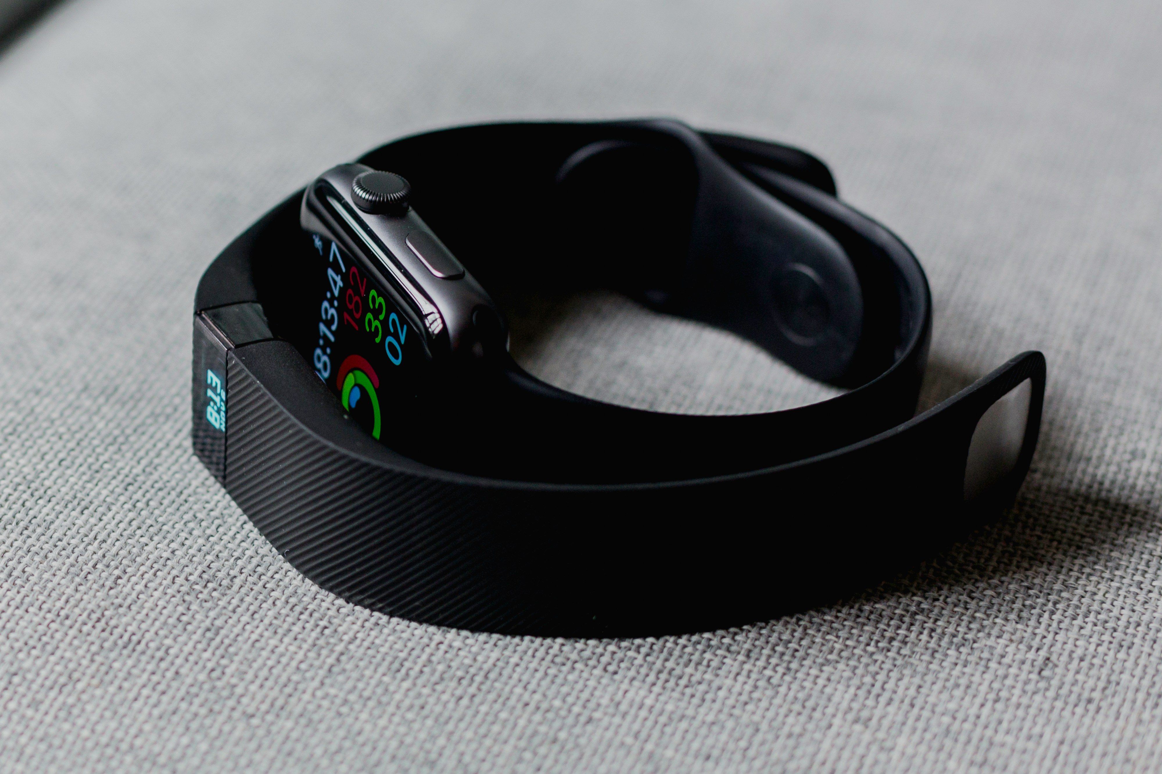 Transforming Healthcare with Wearable Tech: Positive Changes vs. Challenges