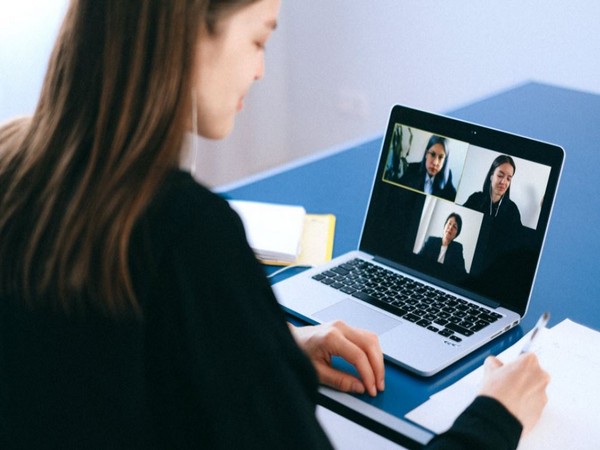 Study finds videoconferences to be more exhausting when participants don't feel group belonging
