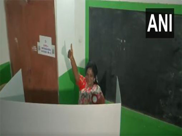 Tamil Nadu: BJP's Tamilisai Soundrajan casts her vote in South Chennai