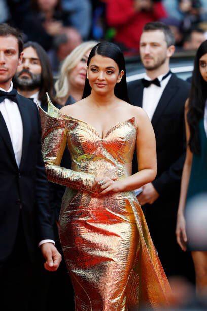 Aishwarya Rai looks timeless beauty in fish-cut gown at Cannes 