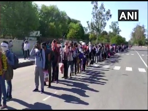  No buses from Anand Vihar bus station to UP, Bihar,Uttarakhand: Delhi Police