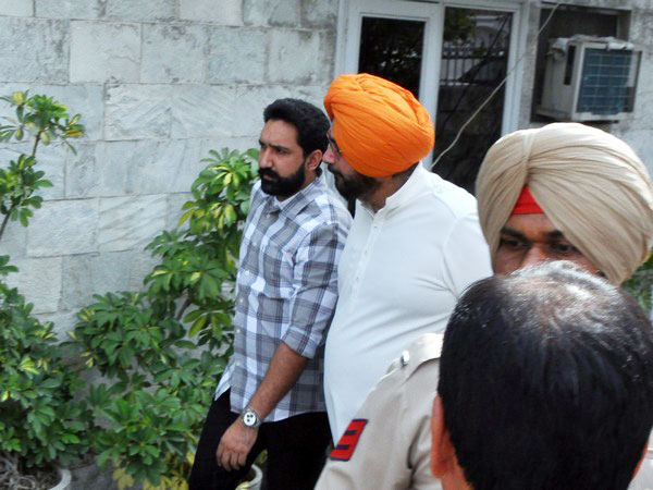 Sidhu road rage case: Gurnam Singh's family thanks Almighty after SC verdict