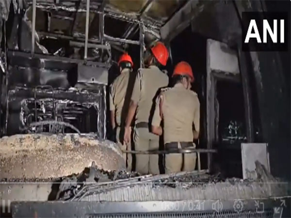 Andhra Pradesh: Fire breaks out in bus on Tirupati-Renigunta national highway, no casualties reported