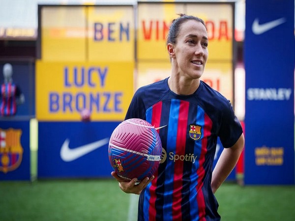 England Defender Lucy Bronze Joins Chelsea from Barcelona