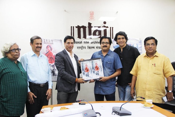 Madhur Bhandarkar hands over digital copy of 'Indu Sarkar' to NFAI Director 