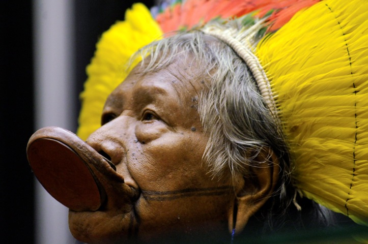 Indigenous leader Raoni recovers from illness in Brazil