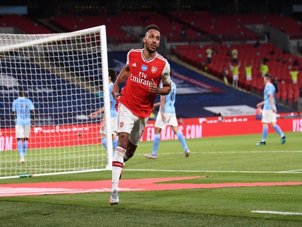 Aubameyang's double helps Arsenal beat Manchester City in FA Cup semi-final