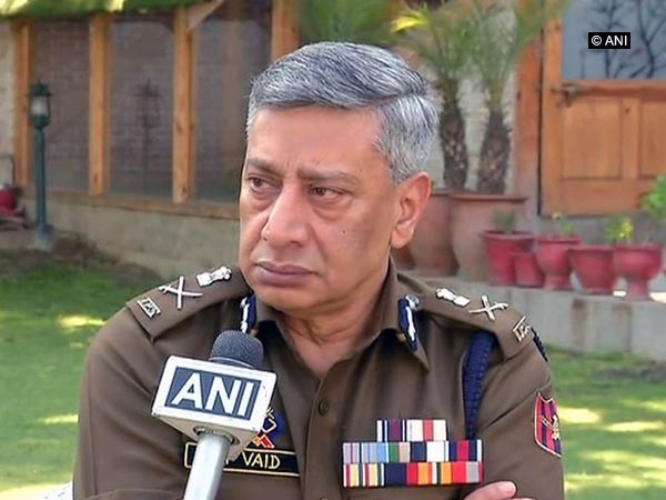 Former J-K DGP mocks Pak Army Chief, says Bajwa ordered Imran to 'gift him with 3 yrs extension' 