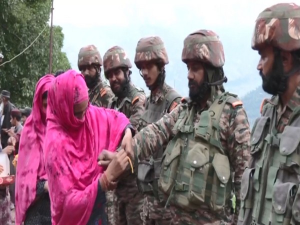 Women in Soni Village Celebrate Raksha Bandhan with Indian Army Personnel