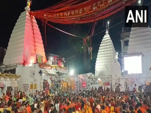 Devotees Flock to Shiva Temples on Final Monday of Sawan