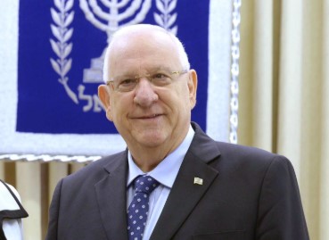 Israeli president begins talks to form new government
