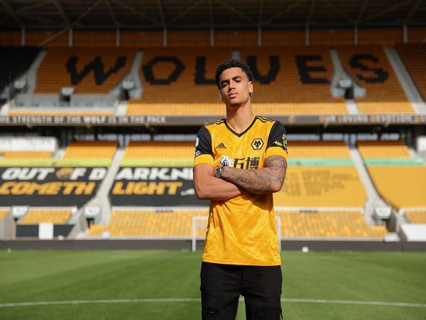 Ki-Jana Hoever signs five-year deal with Wolves