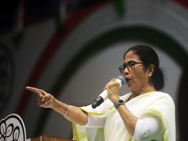 Mamata hits out at Centre for misuse of CBI, ED, but says "PM Modi hasn't done this"