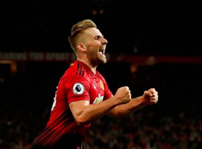 Luke Shaw inks five-year deal with Manchester United 