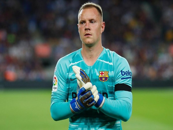 Ter Stegen hopes Messi continues with Barcelona