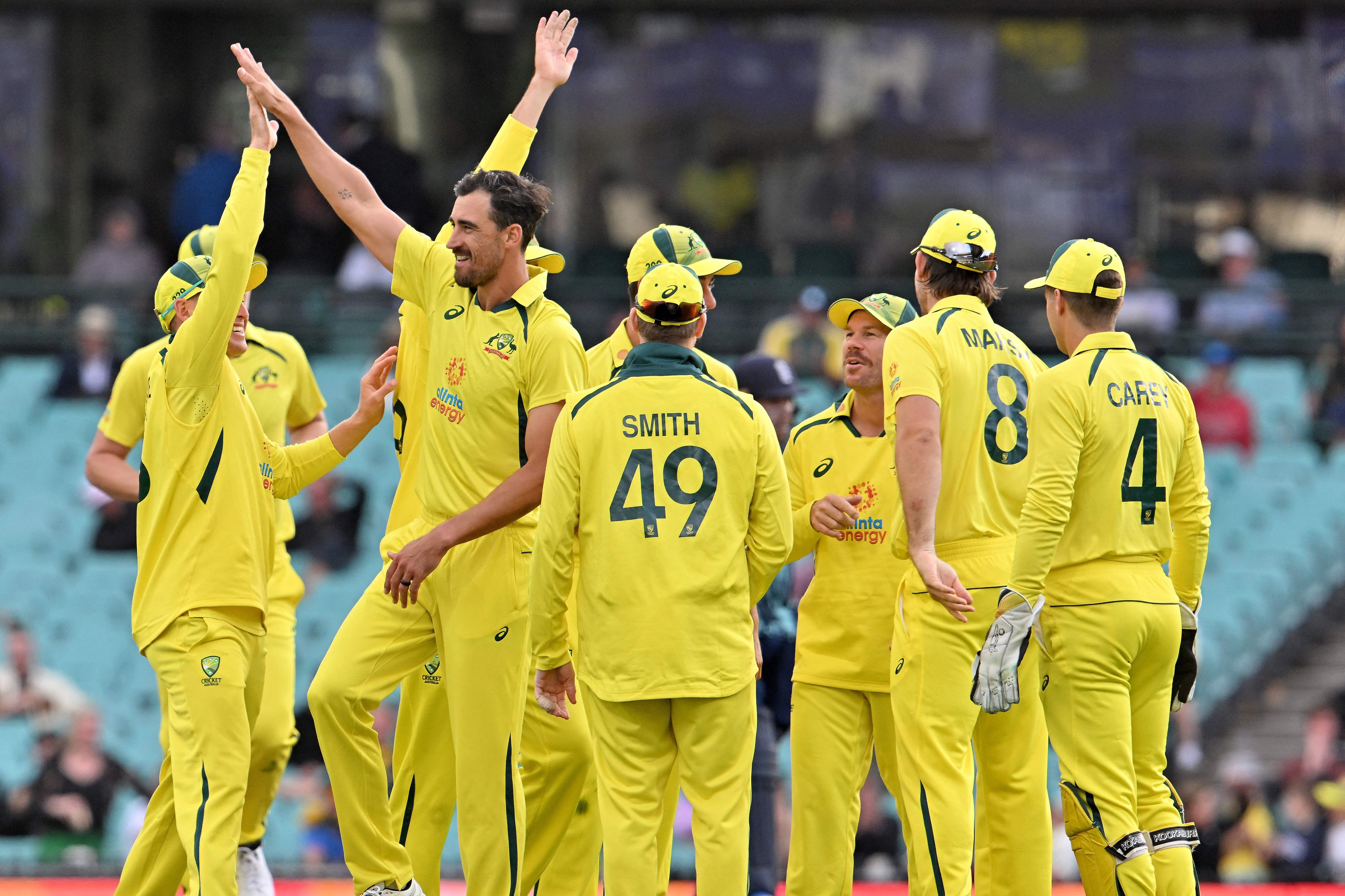 Australia beat England by 72 runs to clinch ODI series