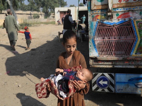 Save the Children issues warning on disease outbreaks among children returning from Pakistan